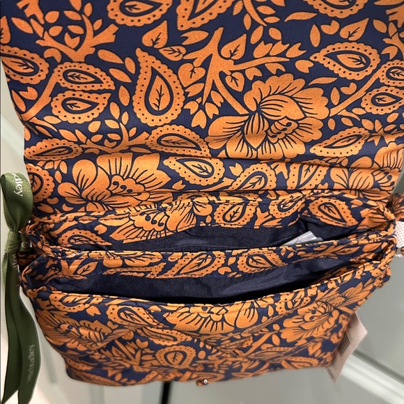 ✨BNWT - Vera Bradley Baird Hipster Crossbody in Lotus Montage Roasted Pecan✨ - Picture 9 of 11